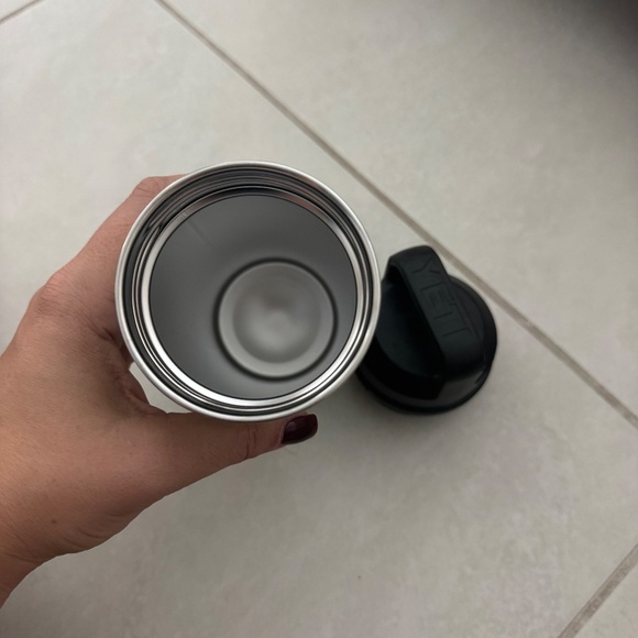 18 oz key lime yeti water bottle - Picture 2 of 2